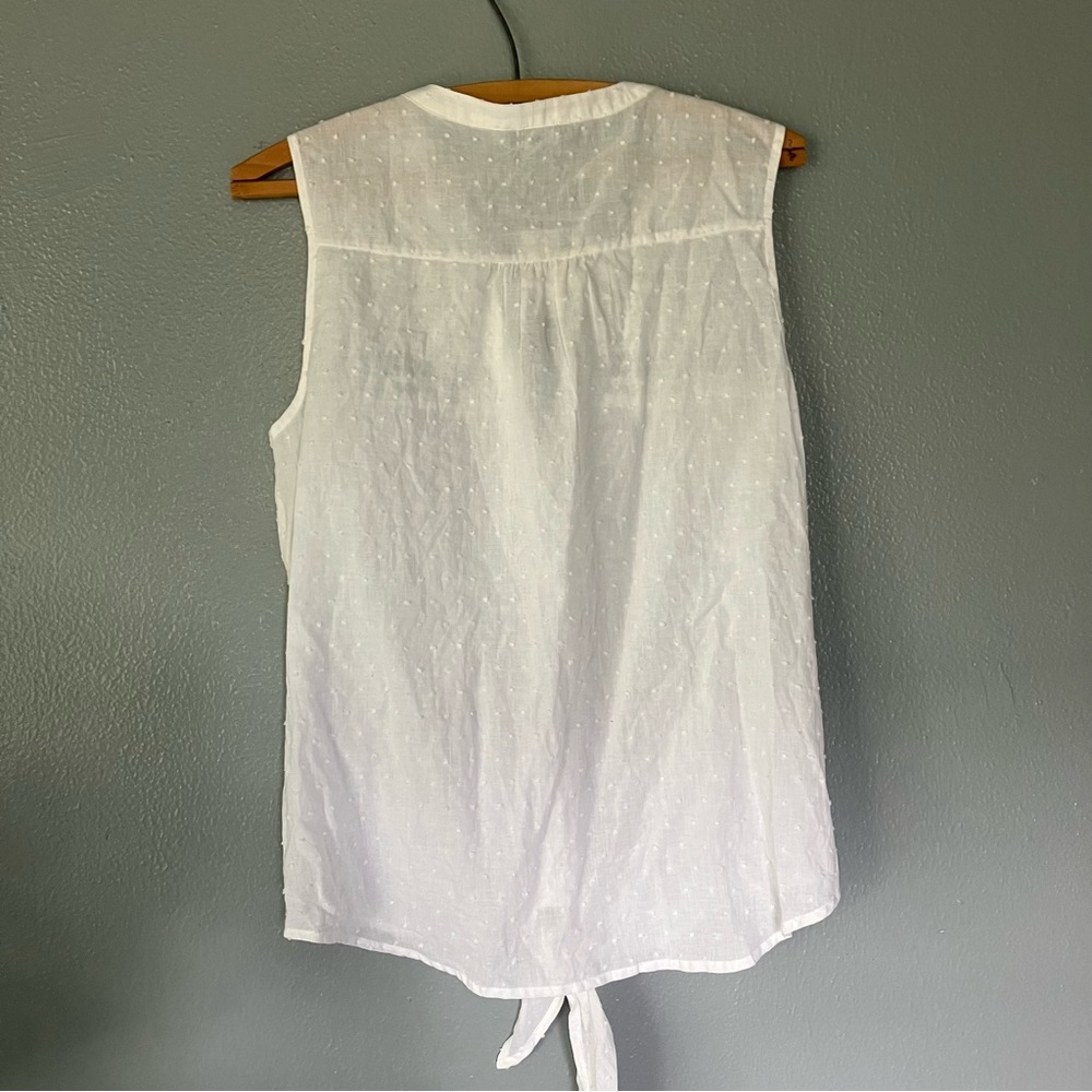White Sleeveless Button-Up Top - Picture 5 of 5